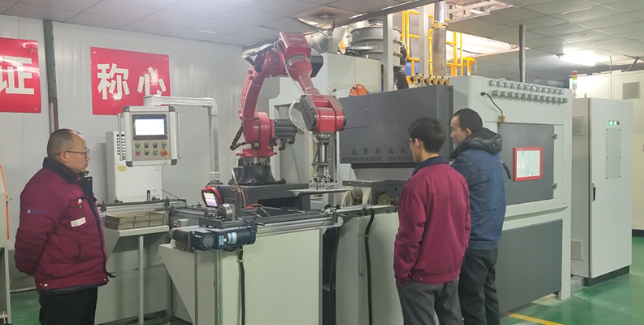 雅安自动喷砂机选型要点，看完少走弯路。